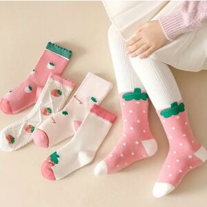 NWOT 5 Pairs Girl's Strawberry Pattern Comfy & Breathable Socks |Size: 9-12Y